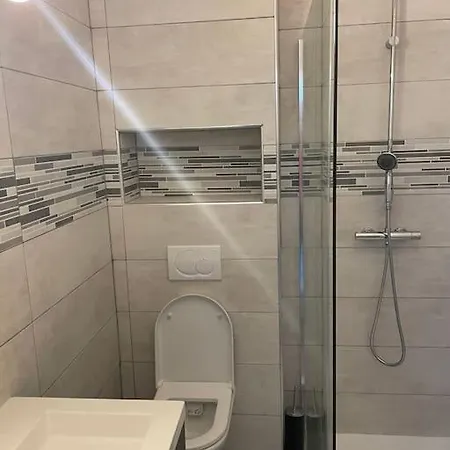 A Deux Pas De La Nice