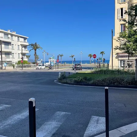 Διαμέρισμα A Deux Pas De La